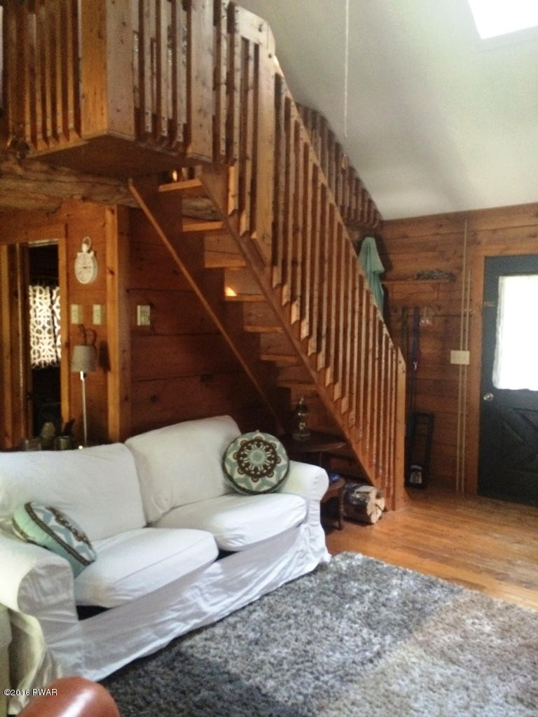 22 Bear Rock Road Lake Ariel, PA 18436 - Photo 6 of 15 Living Room