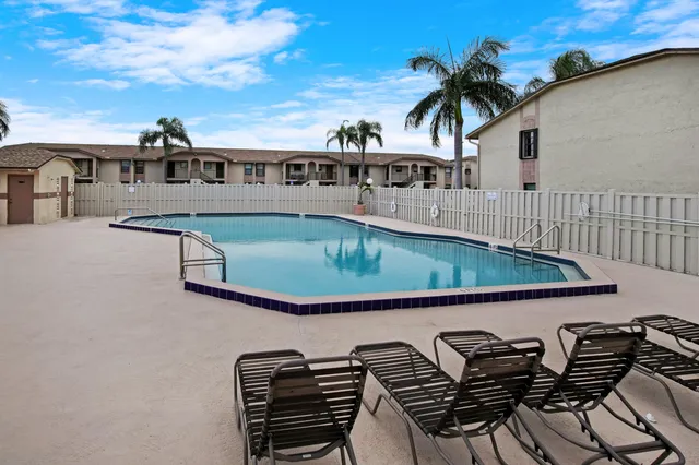 $1,900 | 9480 Boca Cove Circle, Unit 415, Boca Raton, FL 33428