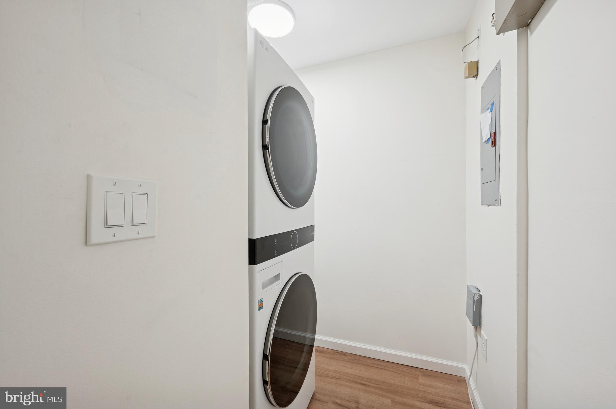 233 South 6th Street, Unit 904 Philadelphia, PA 19106 - Photo 14 of 16 a bathroom with a toilet and a sink