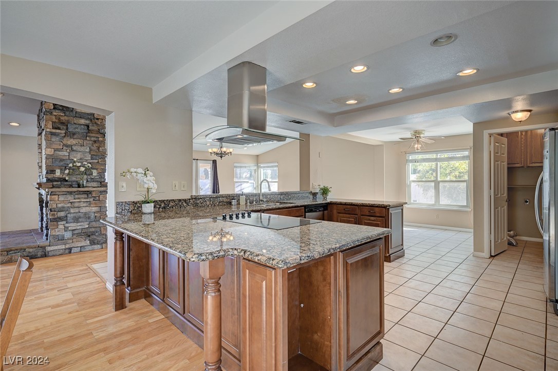 2211 Lucerne Circle Henderson, NV 89014 - Photo 12 of 64