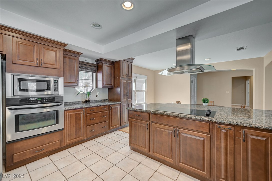 2211 Lucerne Circle Henderson, NV 89014 - Photo 15 of 64