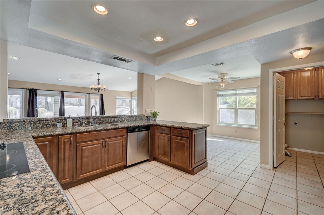 2211 Lucerne Circle Henderson, NV 89014 - Photo 17 of 64