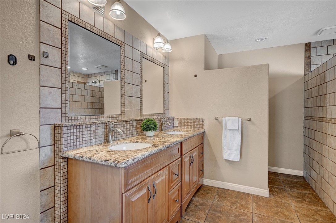 2211 Lucerne Circle Henderson, NV 89014 - Photo 38 of 64