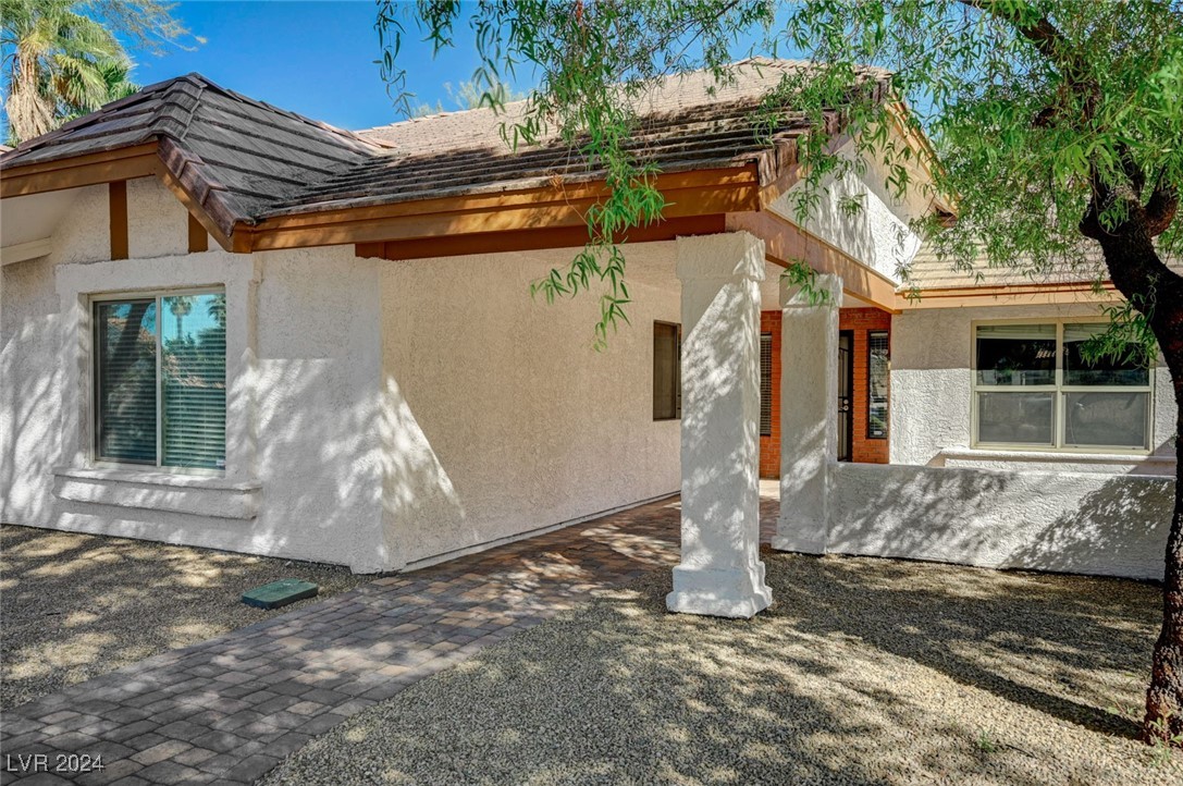 2211 Lucerne Circle Henderson, NV 89014 - Photo 4 of 64