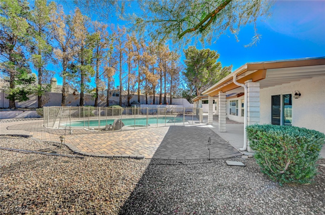 2211 Lucerne Circle Henderson, NV 89014 - Photo 58 of 64