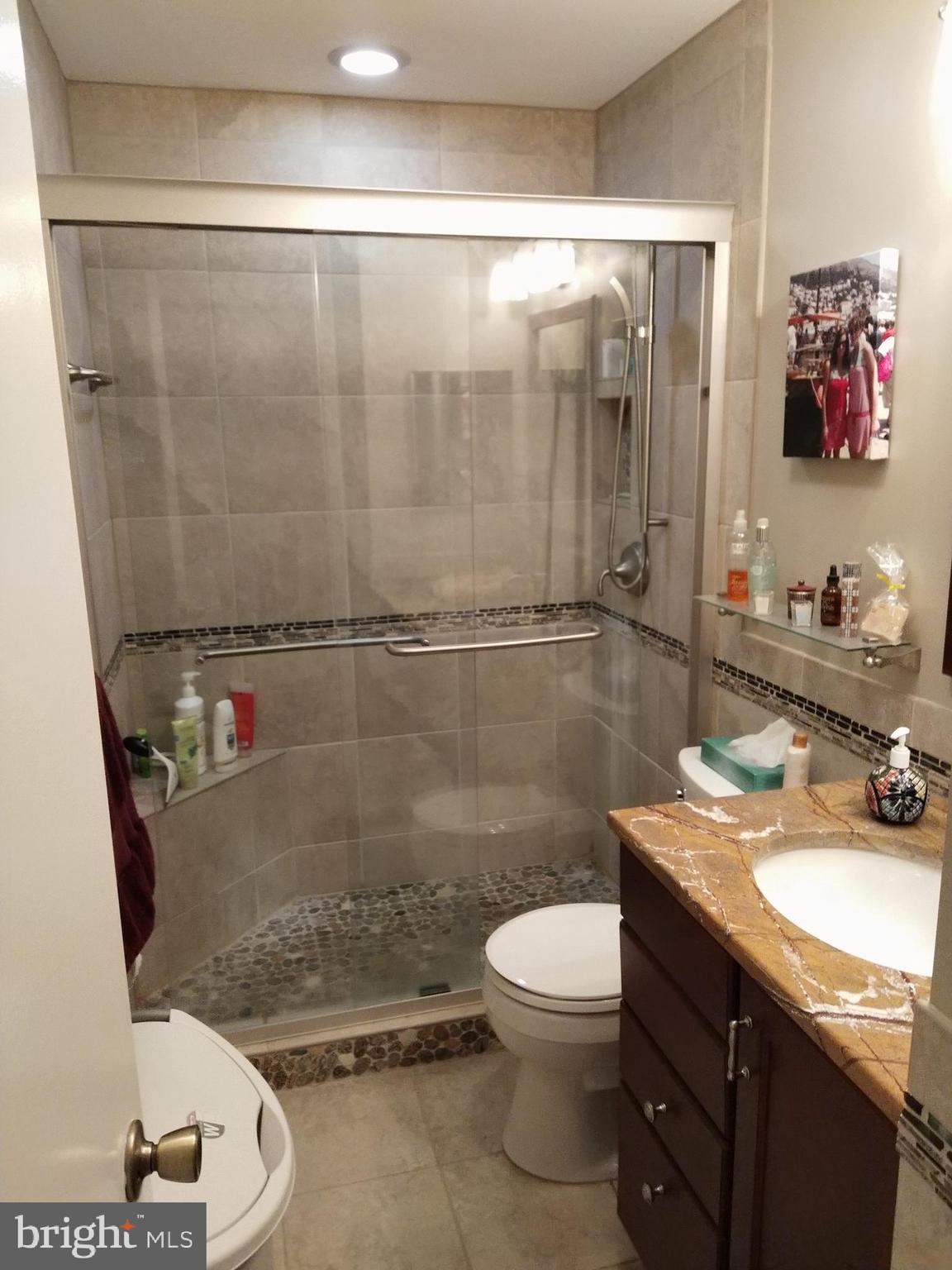 8312 Crown Court Road Alexandria, VA 22308 - Photo 48 of 68 UL Hall updated Bath