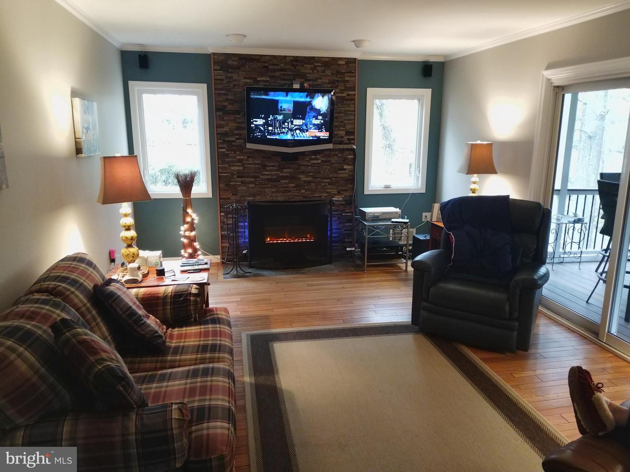 8312 Crown Court Road Alexandria, VA 22308 - Photo 10 of 68 Family room off kitchen