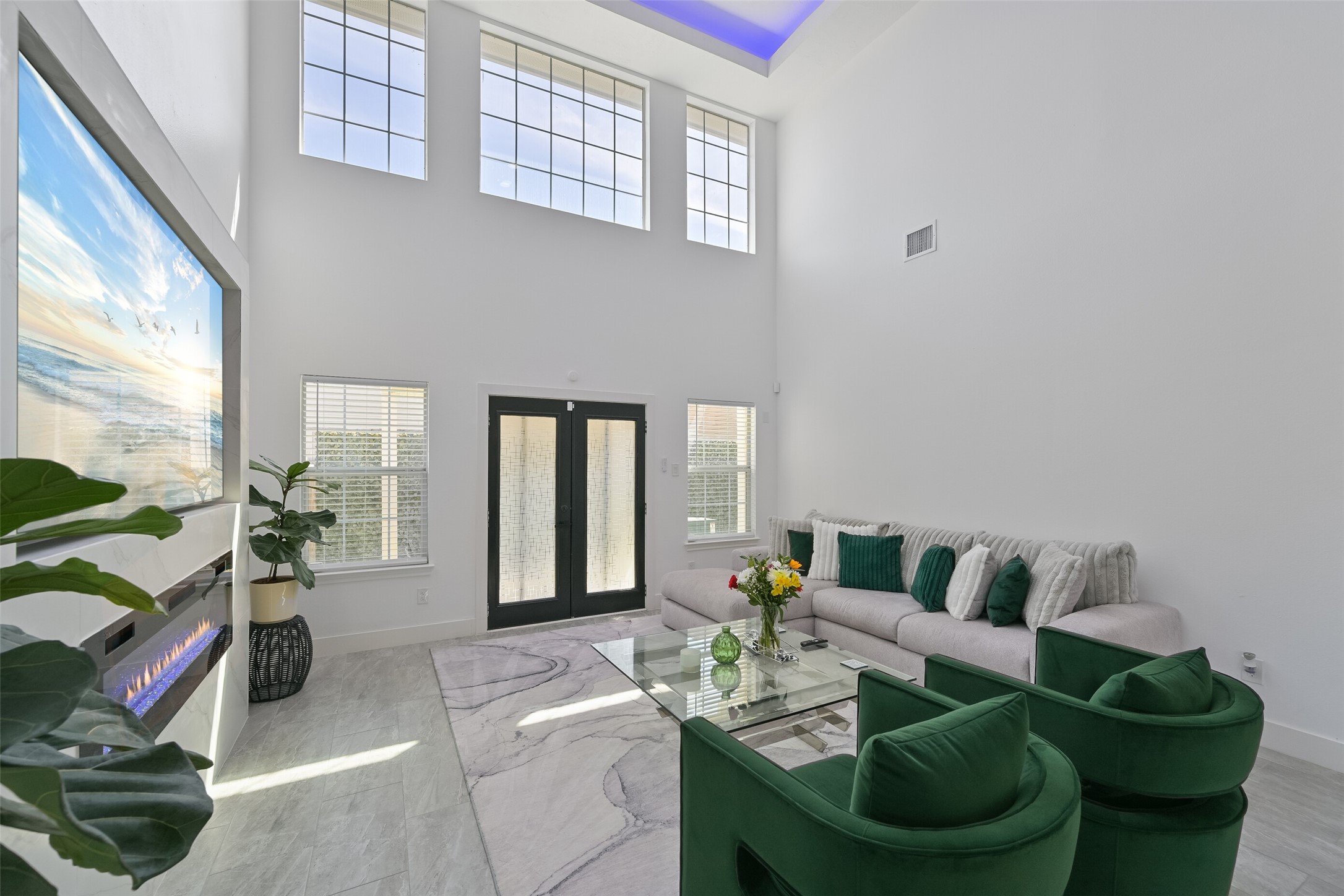 2007 Que Manor Drive Houston, TX 77090 - Photo 16 of 29 a living room with furniture and a potted plant