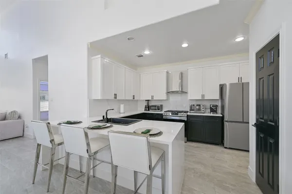 $3,500 | 2007 Que Manor Drive, Houston, TX 77090