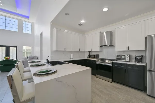 $3,500 | 2007 Que Manor Drive, Houston, TX 77090