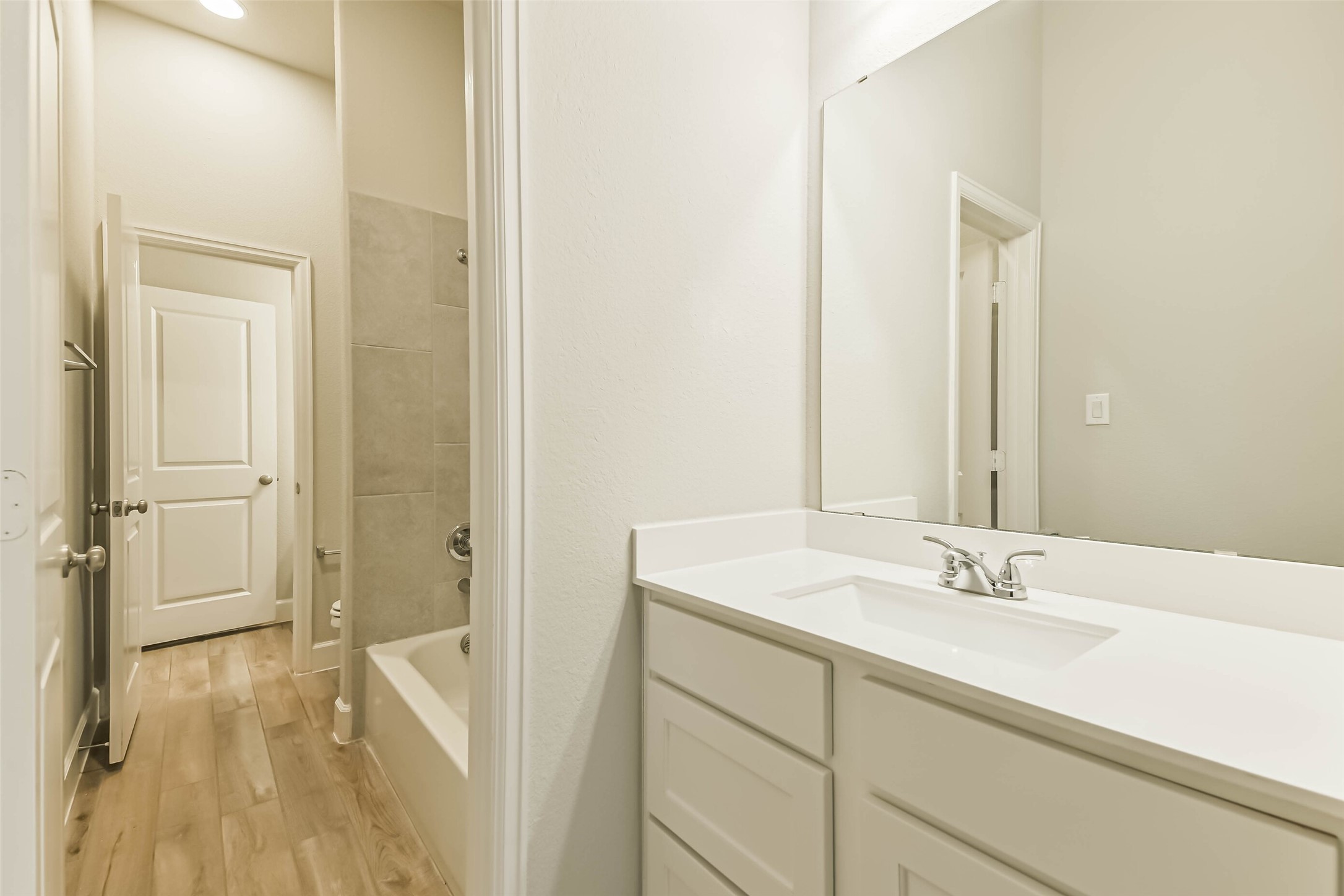 8132 Tyrell Hgts Road Magnolia, TX 77354 - Photo 24 of 40 Another view of the Jack-and-Jill bathroom.