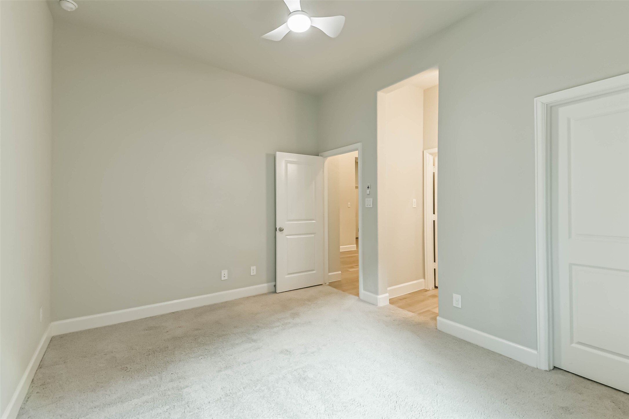 8132 Tyrell Hgts Road Magnolia, TX 77354 - Photo 25 of 40 Another secondary bedroom.