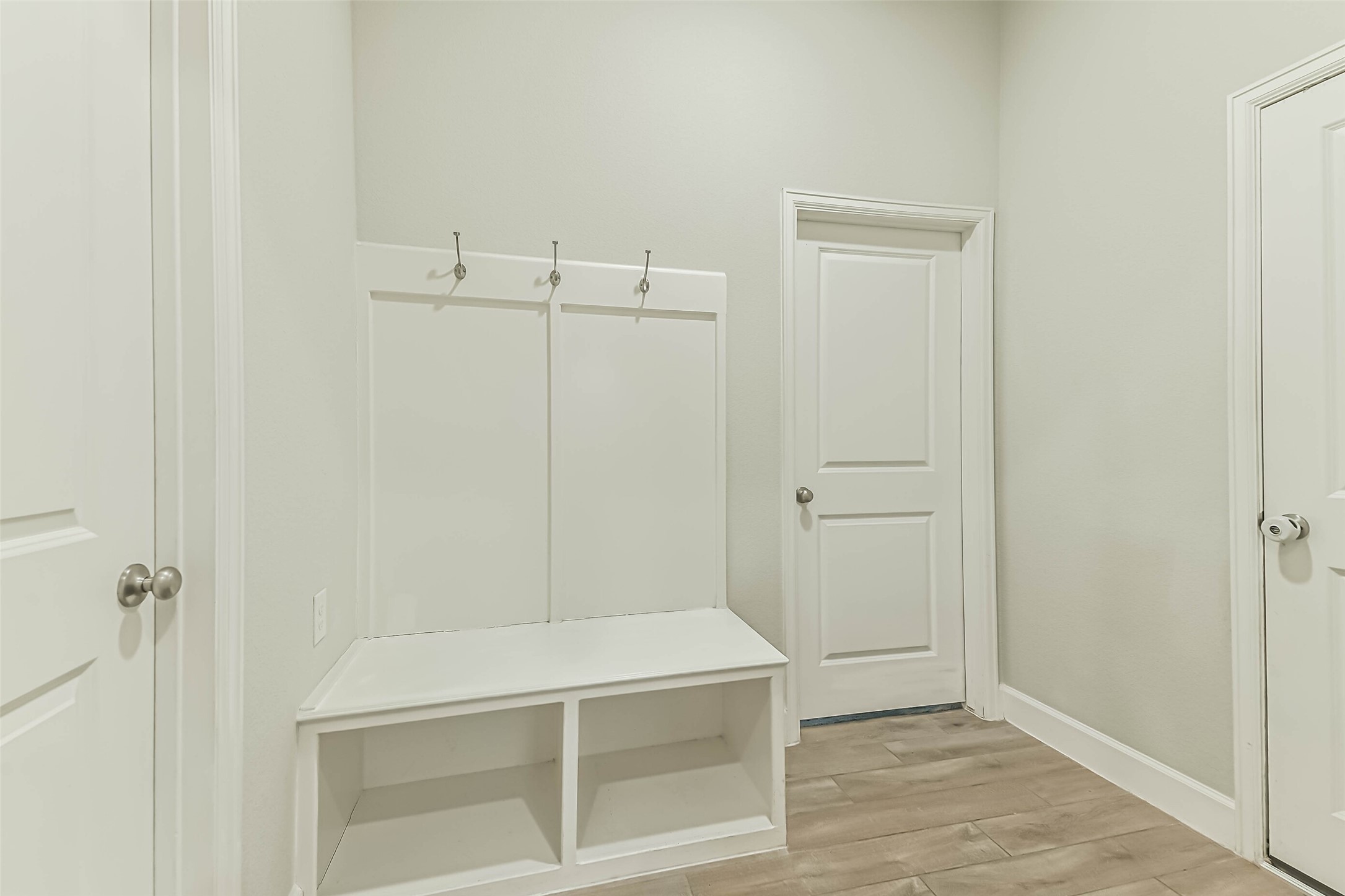 8132 Tyrell Hgts Road Magnolia, TX 77354 - Photo 26 of 40 Mud room off the two car garage.