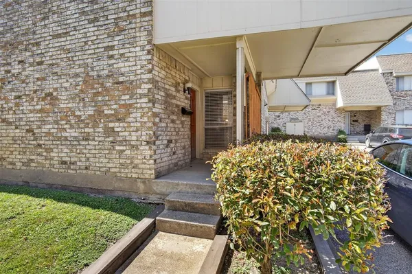 $241,970 | 2330 Village N Drive, Richardson, TX 75081