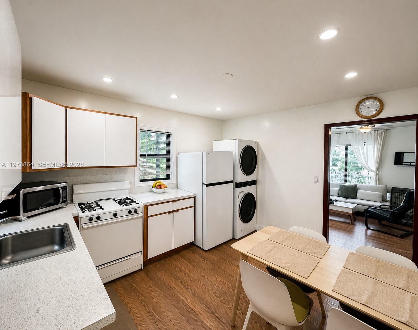 2330 Scott Street Hollywood, FL 33020 - Photo 11 of 37