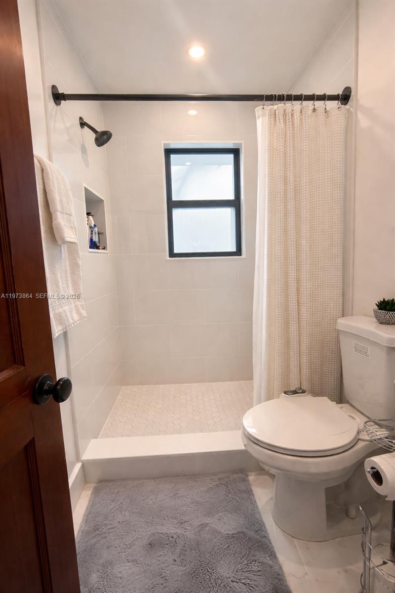 2330 Scott Street Hollywood, FL 33020 - Photo 21 of 37