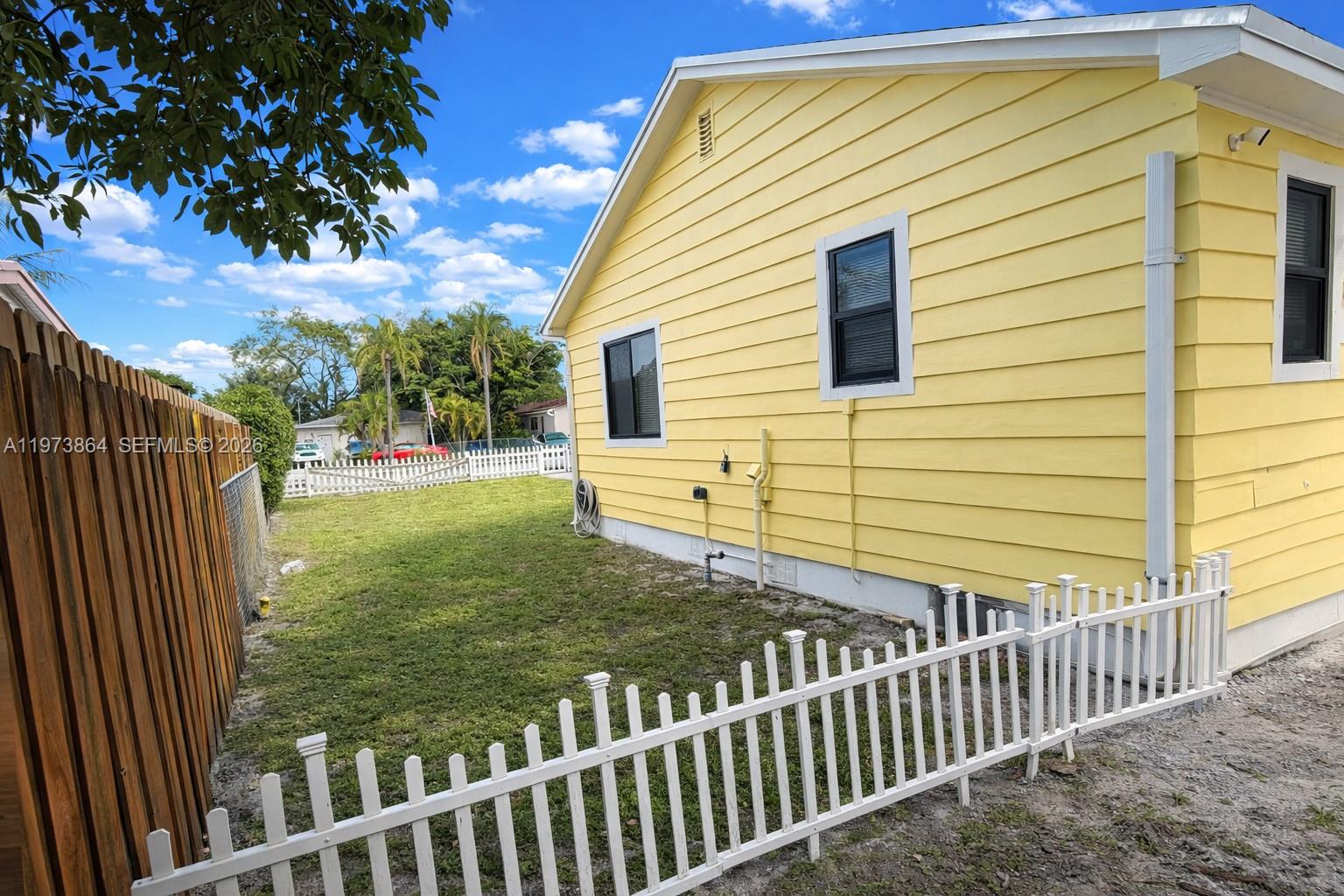 2330 Scott Street Hollywood, FL 33020 - Photo 25 of 37