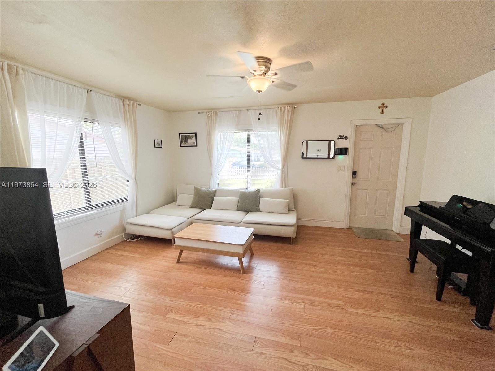 2330 Scott Street Hollywood, FL 33020 - Photo 4 of 37