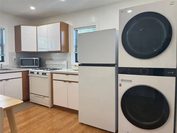 $489,000 | 2330 Scott Street, Hollywood, FL 33020