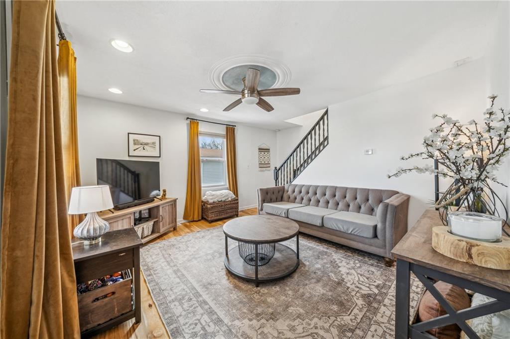 9054 Oak Street Pittsburgh, PA 15239 - Photo 2 of 18 Gallery Image 2