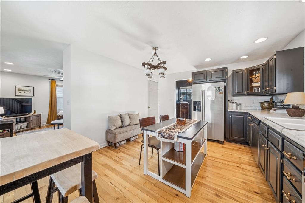 9054 Oak Street Pittsburgh, PA 15239 - Photo 4 of 18 Gallery Image 4