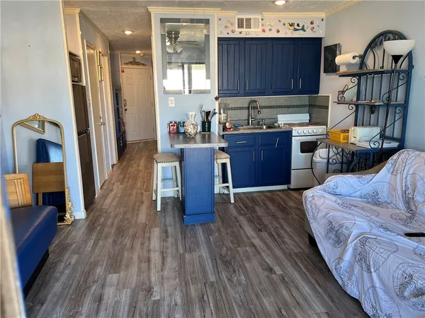 $65,000 | 3938 Surfside Boulevard, Unit 1313, Corpus Christi, TX 78402