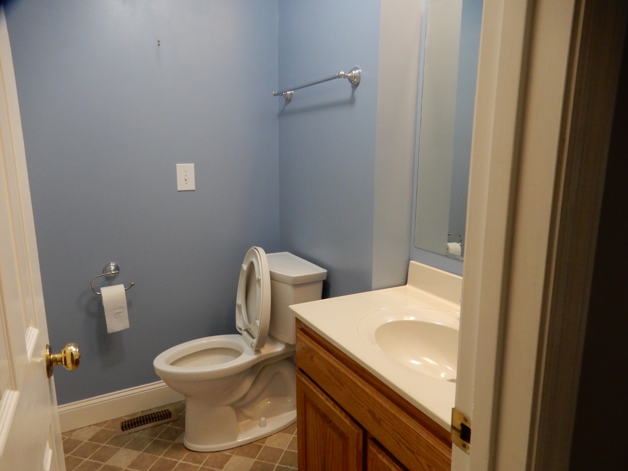 1926 Hunters Run Road Lewisburg, TN 37091 - Photo 32 of 50 Bath #2 is between front bedroom and office. Has tub/shower.