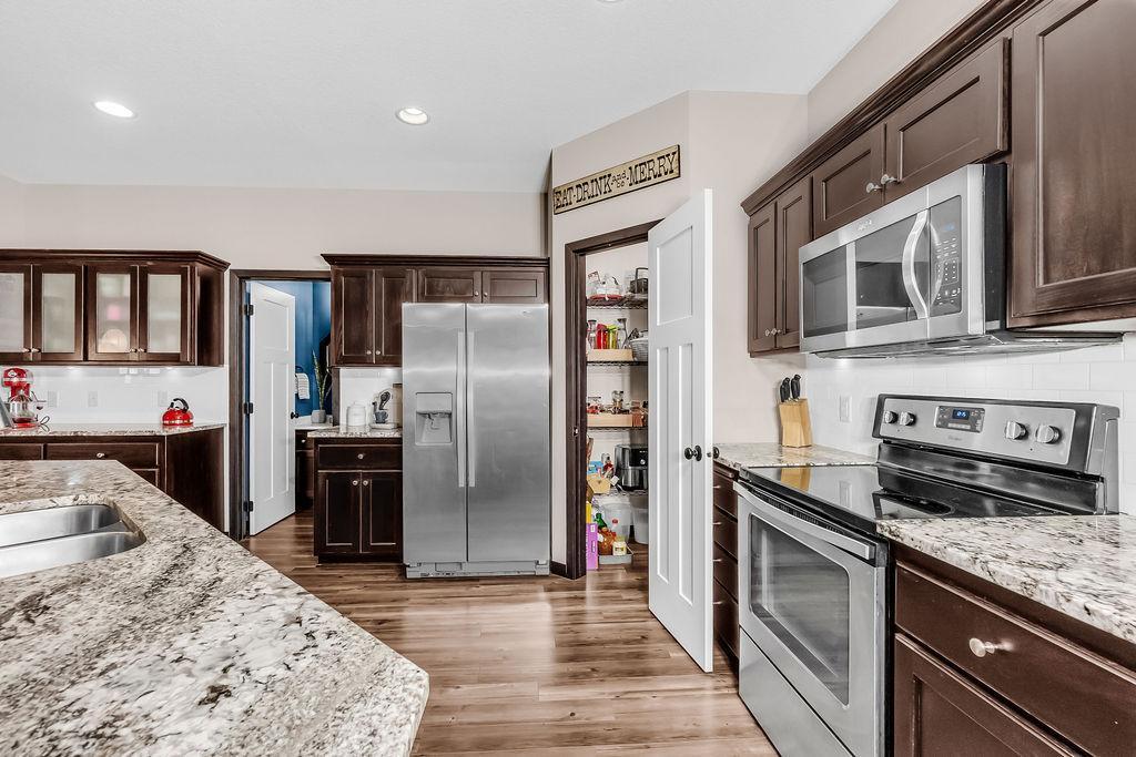 2560 County Rd H2 Mounds View, MN 55112 - Photo 11 of 35