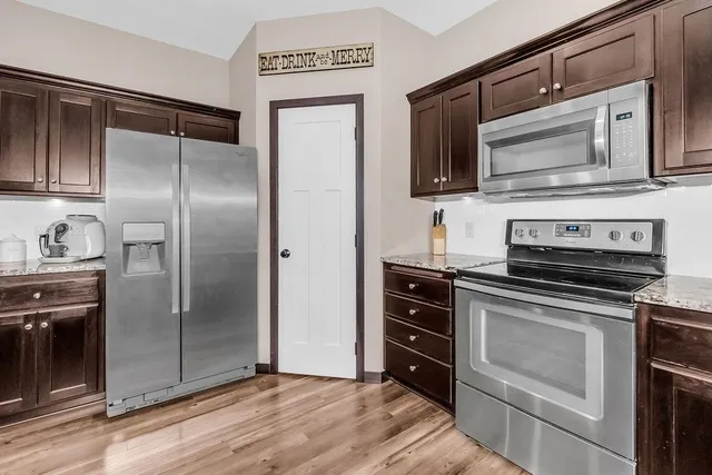 $345,000 | 2560 County Rd H2, Mounds View, MN 55112