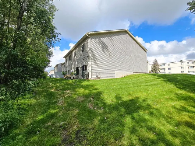 $345,000 | 2560 County Rd H2, Mounds View, MN 55112