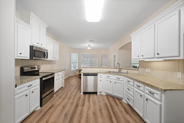 $775,000 | 18451 Hills Lake Court, Montgomery, TX 77316