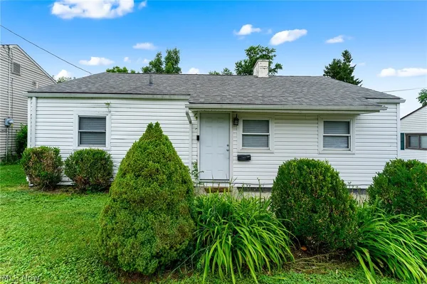 $140,000 | 1960 Highlawn Avenue, Youngstown, OH 44509