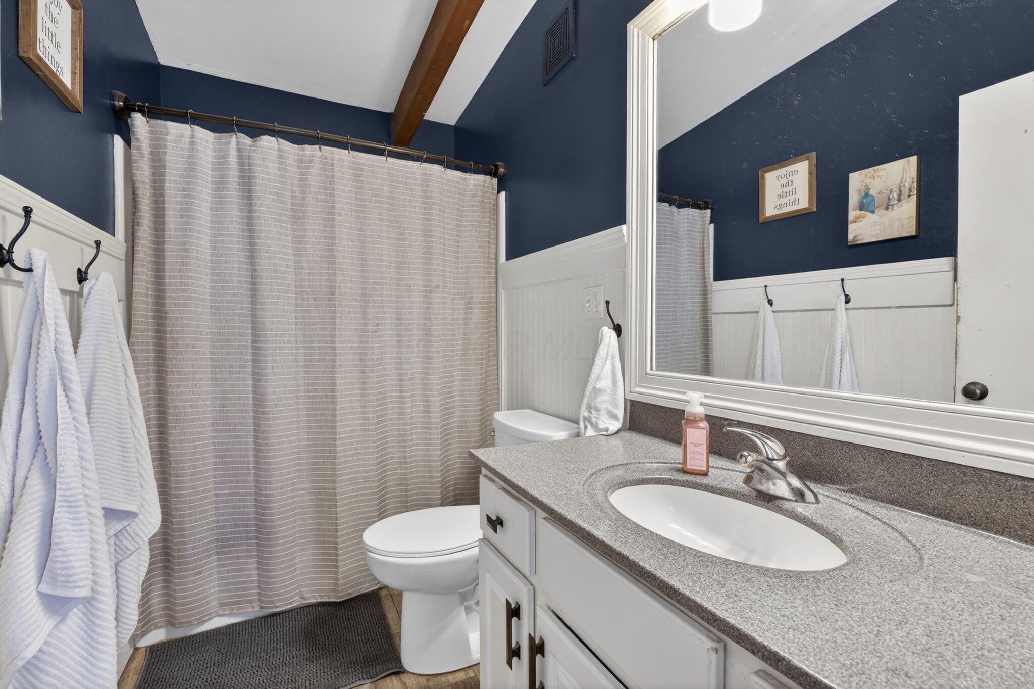 3951 Clotts Road Columbus, OH 43230 - Photo 22 of 37 22 - Full Bath (2)