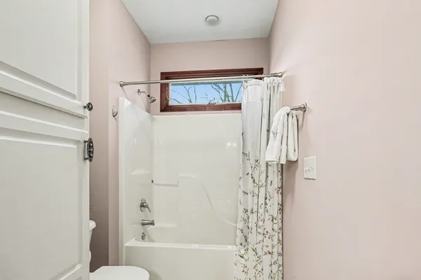 $699,900 | 5776 Creekridge Drive, Middleville, MI 49333