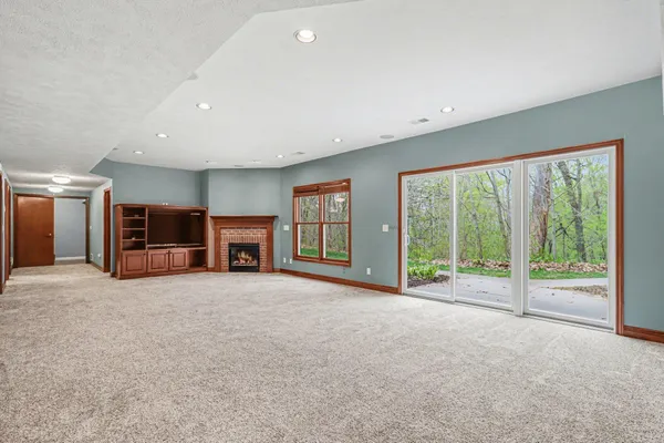 $699,900 | 5776 Creekridge Drive, Middleville, MI 49333