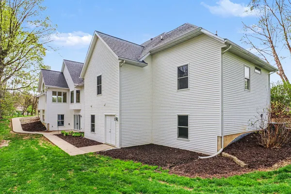 $699,900 | 5776 Creekridge Drive, Middleville, MI 49333