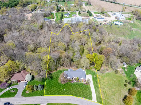 $699,900 | 5776 Creekridge Drive, Middleville, MI 49333