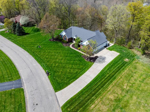 $699,900 | 5776 Creekridge Drive, Middleville, MI 49333