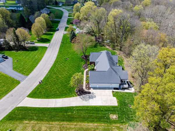 $699,900 | 5776 Creekridge Drive, Middleville, MI 49333