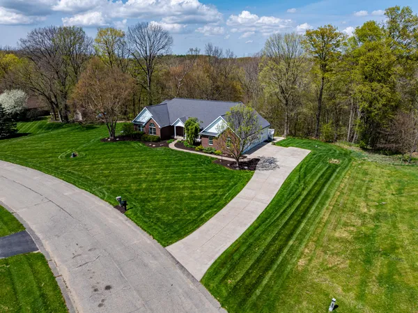 $699,900 | 5776 Creekridge Drive, Middleville, MI 49333