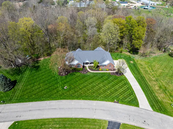 $699,900 | 5776 Creekridge Drive, Middleville, MI 49333
