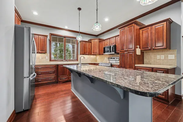 $699,900 | 5776 Creekridge Drive, Middleville, MI 49333
