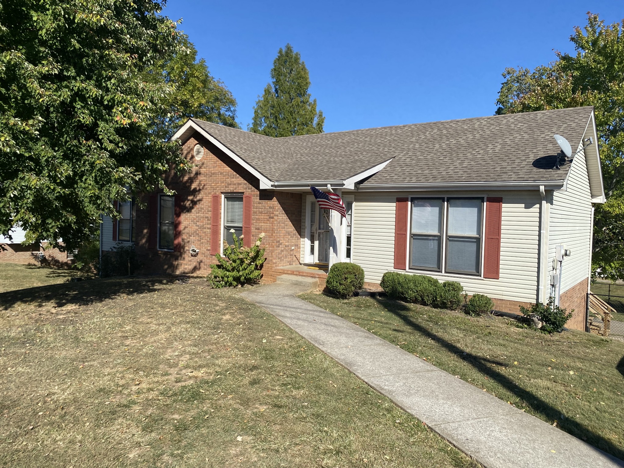a house view with a outdoor space