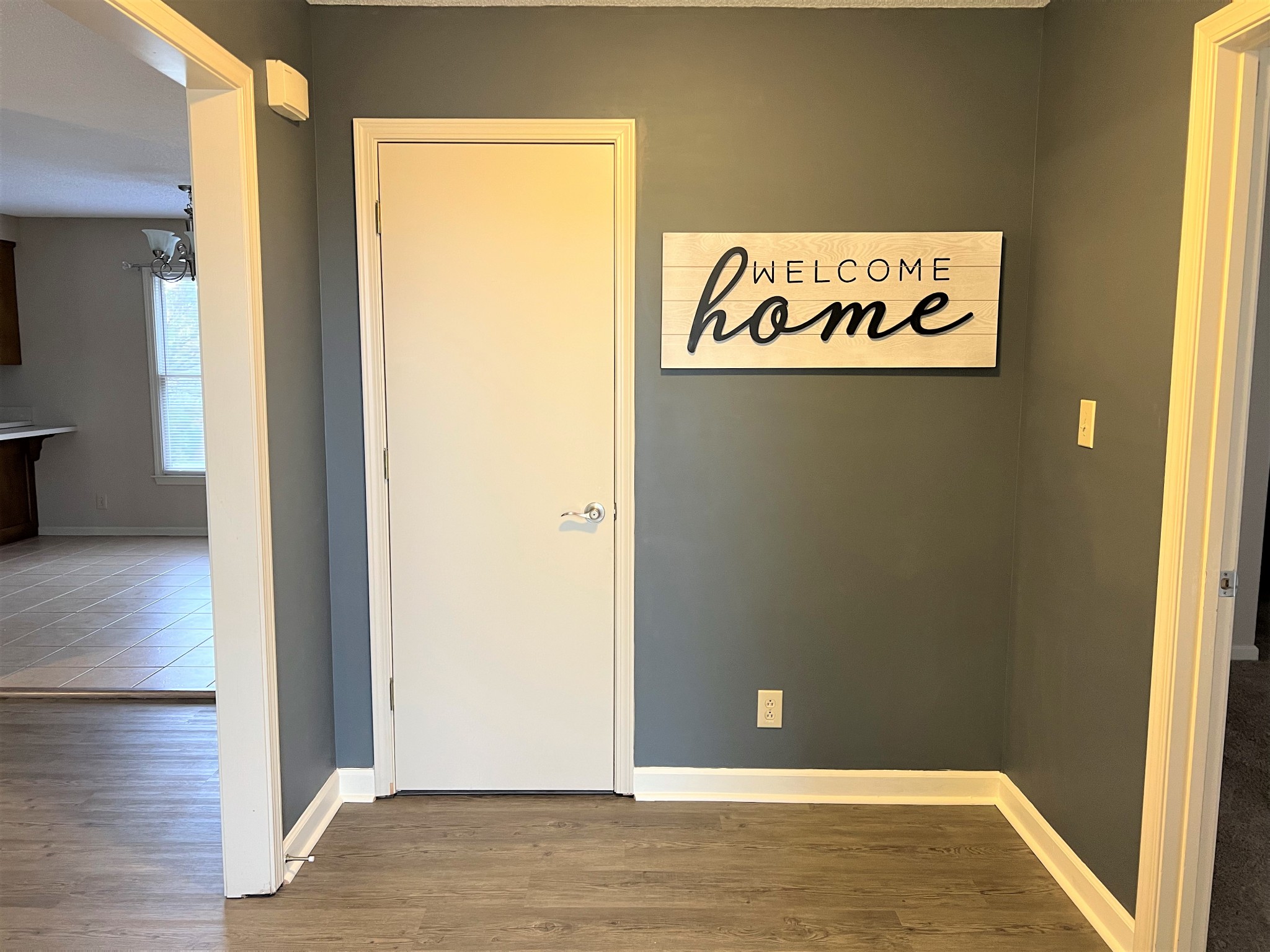 153 Old Farmers Road Clarksville, TN 37043 - Photo 3 of 23 a view of a hallway with wooden floor