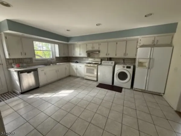 $4,950 | 95 Westview Avenue, Paramus, NJ 07652