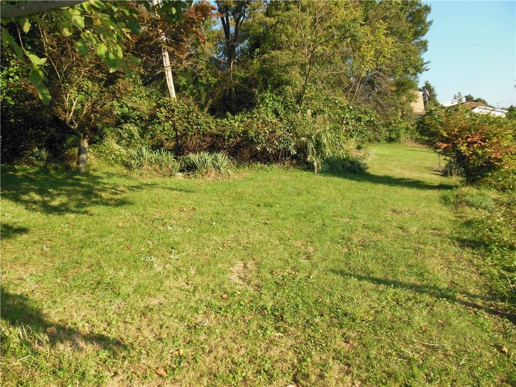 3759 Willett Road Baldwin, PA 15227 - Photo 22 of 25 Upper Yard