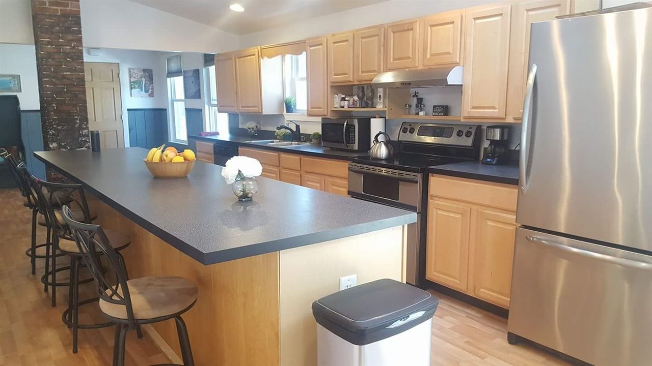 12 Crow Hill Road Rochester, NH 03868 - Photo 3 of 8