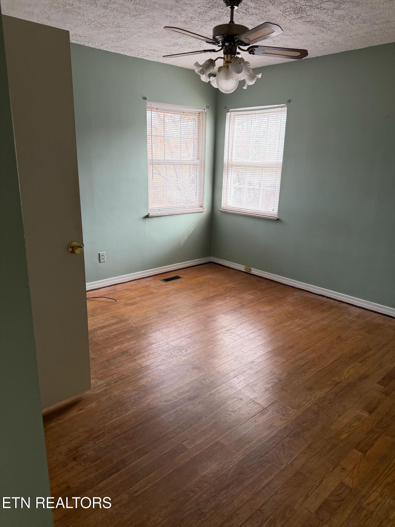 3016 Shelbourne Road Knoxville, TN 37917 - Photo 7 of 13 IMG_0277