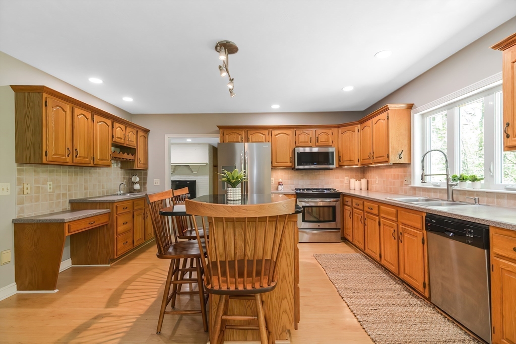 3 Kimball Road Hopkinton, MA 01748 - Photo 9 of 42 Gallery Image 9