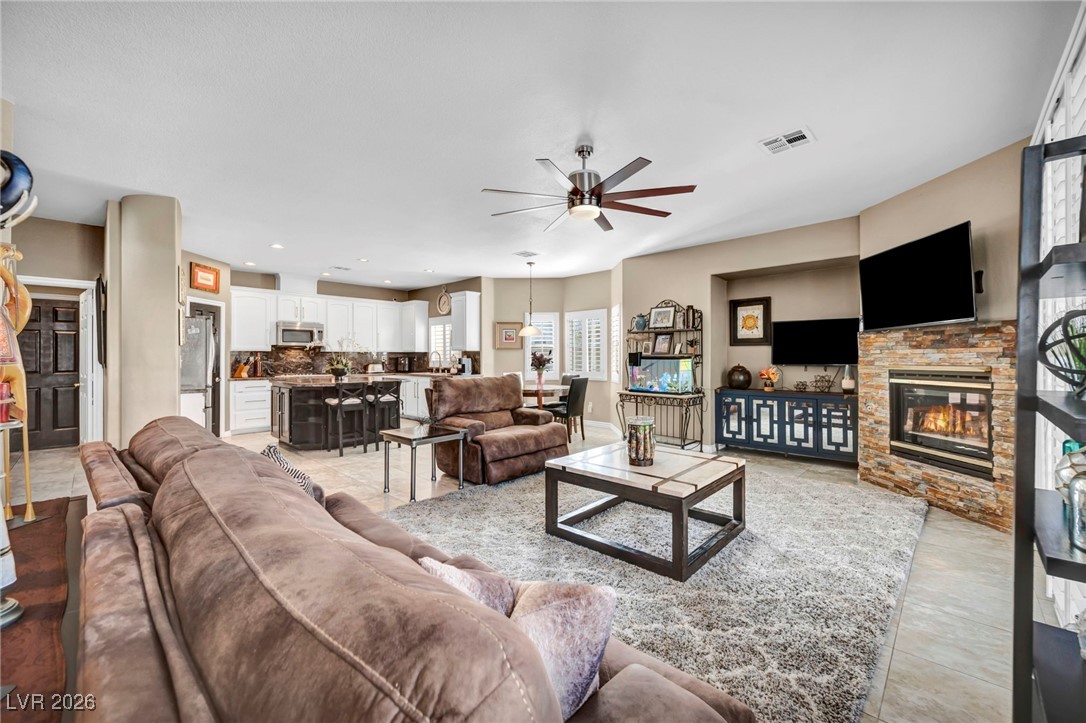 9592 Gainey Ranch Avenue Las Vegas, NV 89147 - Photo 7 of 82